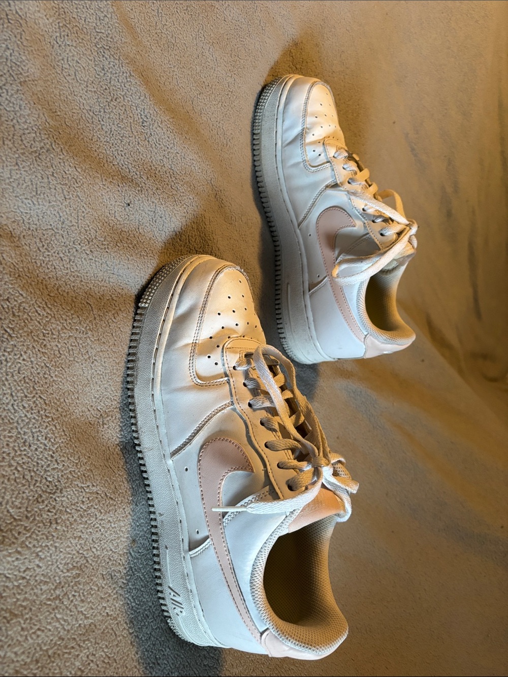 Nike AF1 Low-Top Sneakers in White with Light Pink Accents